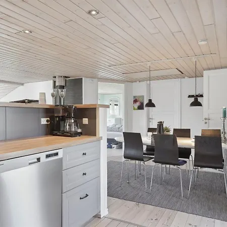 Erhardt - 800m From The Sea By Interhome * Hals