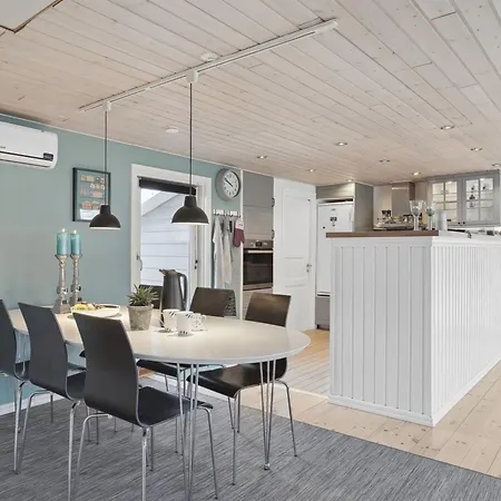 Erhardt - 800m From The Sea By Interhome Hals
